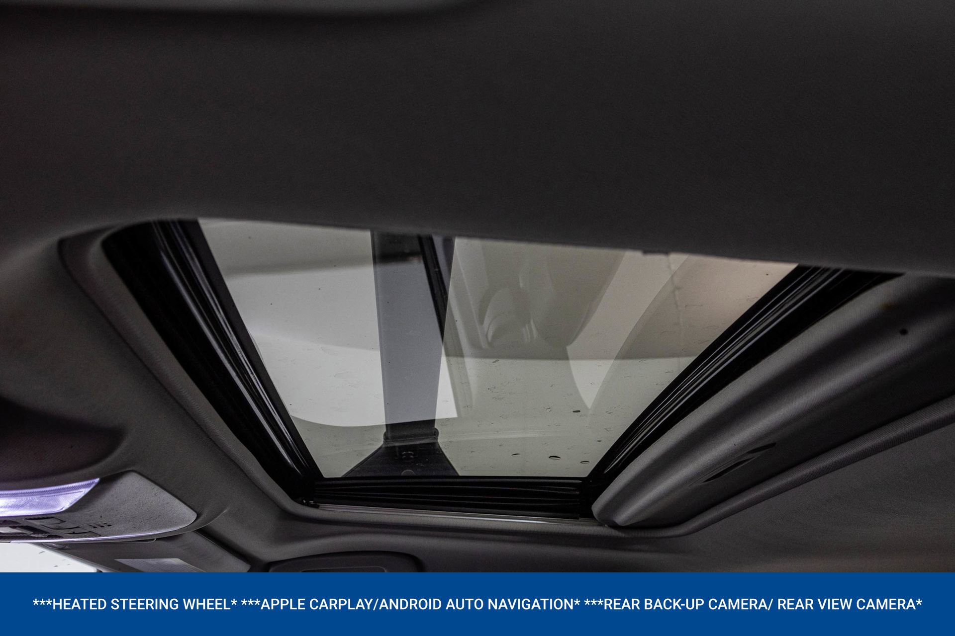 Used 2022 Toyota RAV4 XLE Premium image 6