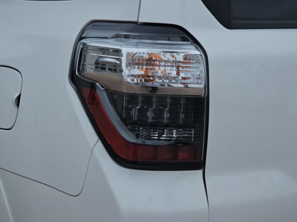 Used 2023 Toyota 4Runner TRD Off-Road AWD/4WD image 39