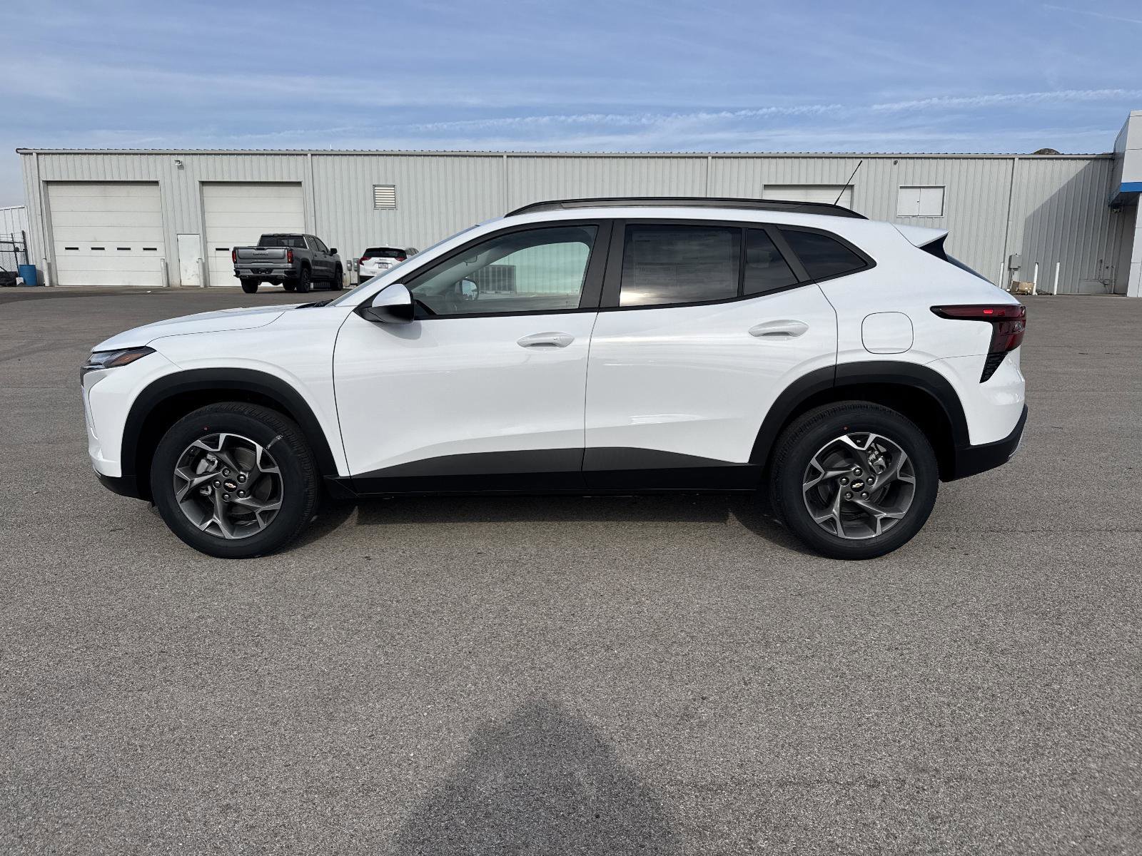 New 2026 Chevrolet Trax LT w/ LT Convenience Package image 2