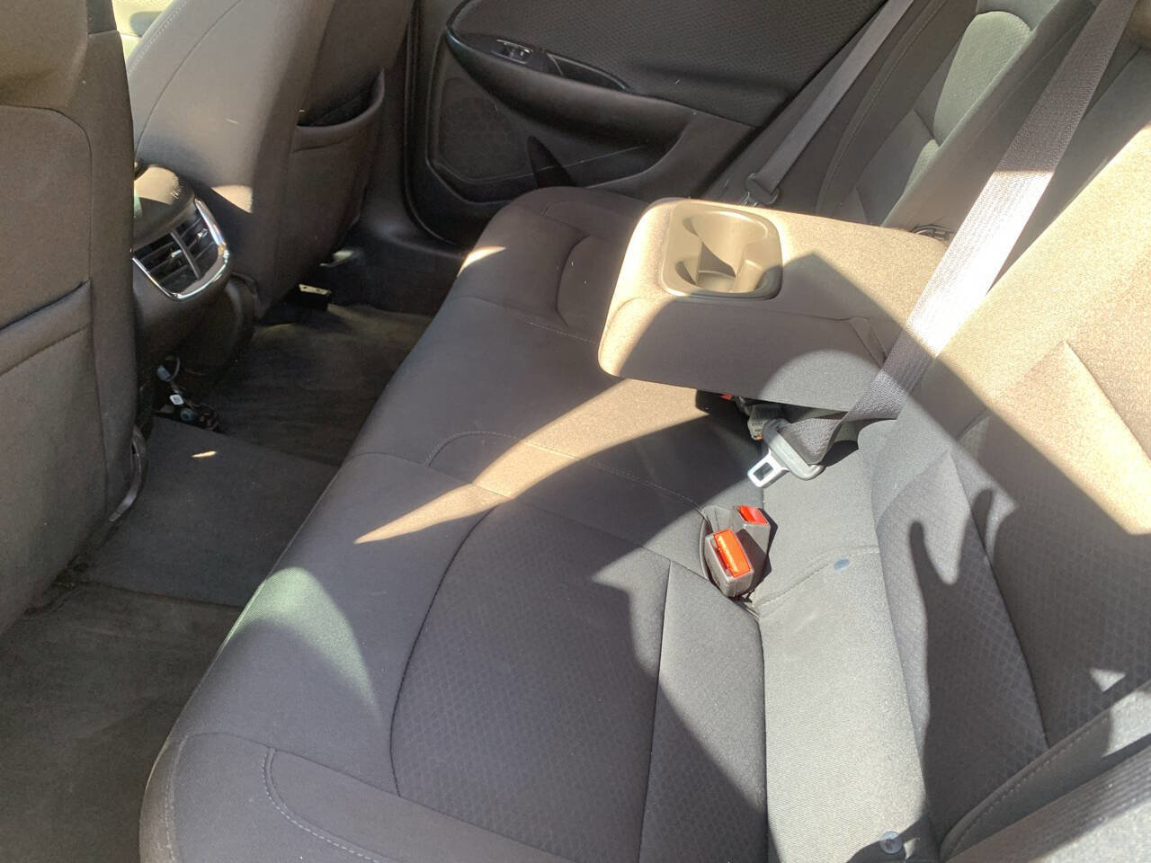 Used 2018 Chevrolet Malibu LT image 15