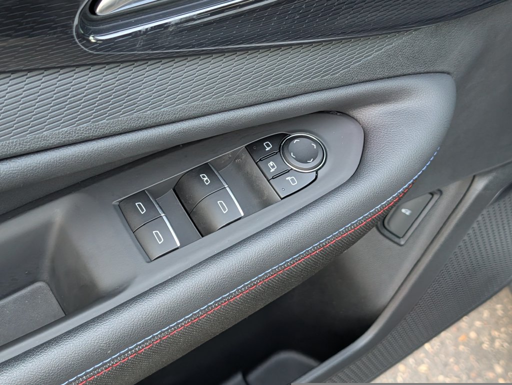 Used 2025 Chevrolet Blazer EV RS AWD/4WD image 15