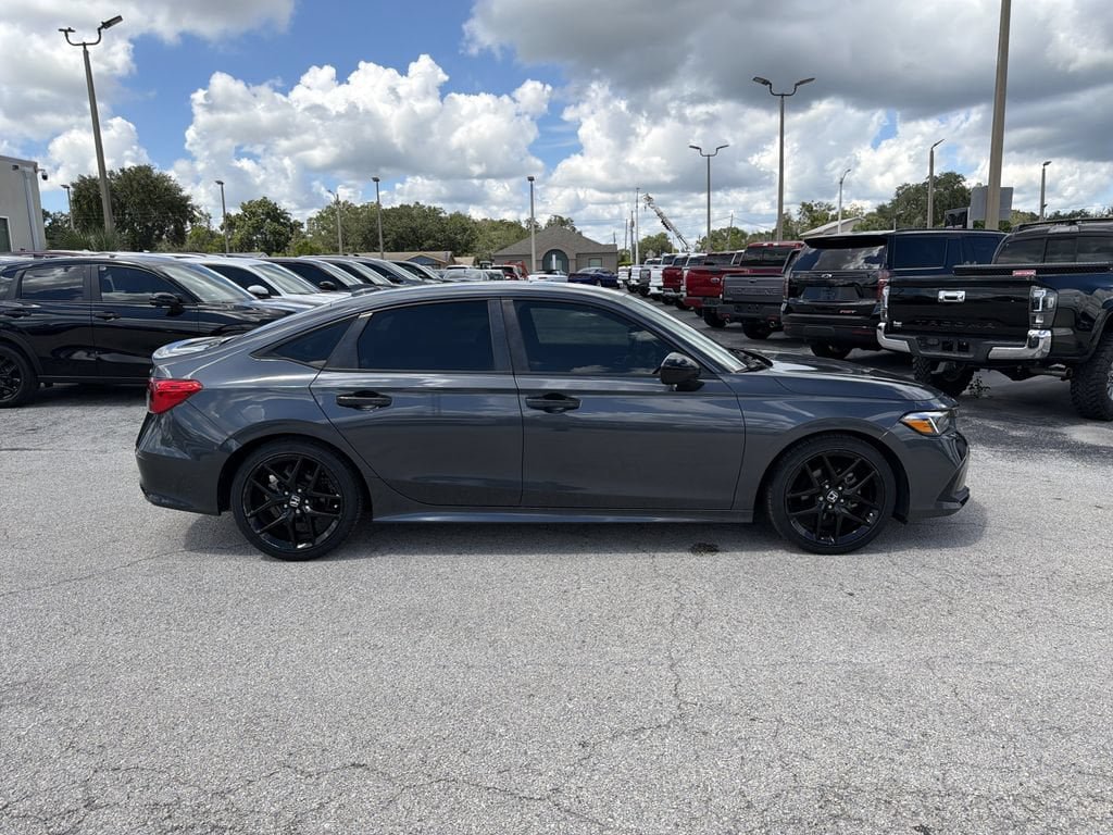 Used 2023 Honda Civic Sport image 3