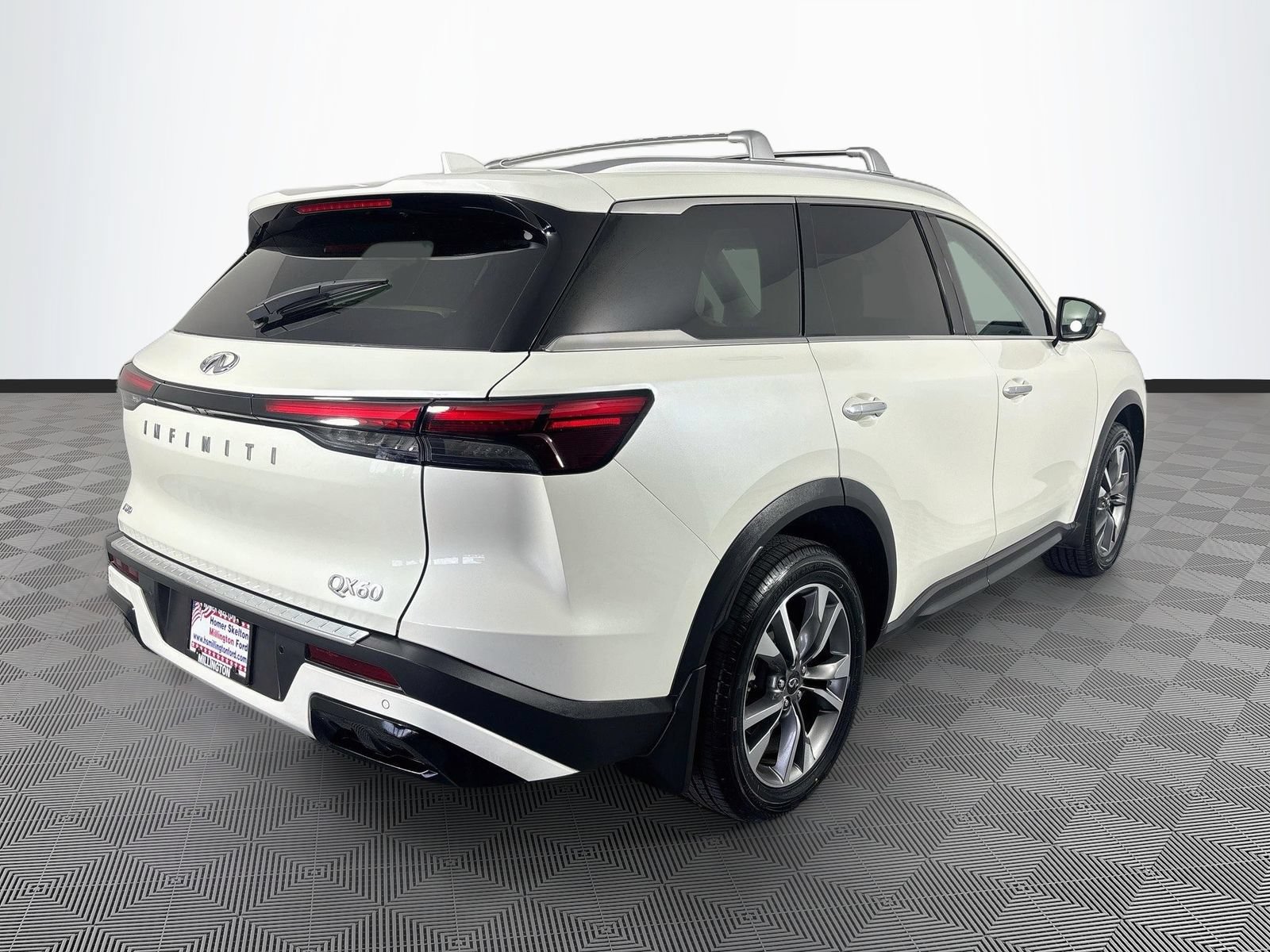 Used 2023 INFINITI QX60 Luxe w/ Cargo Package AWD/4WD image 7