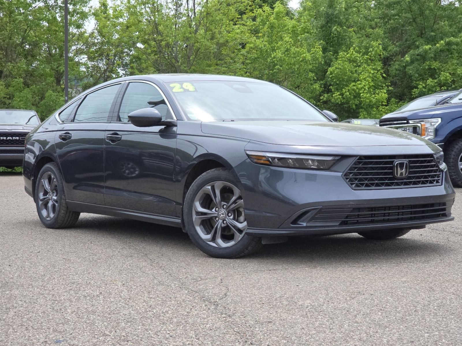 Used 2024 Honda Accord EX image 2