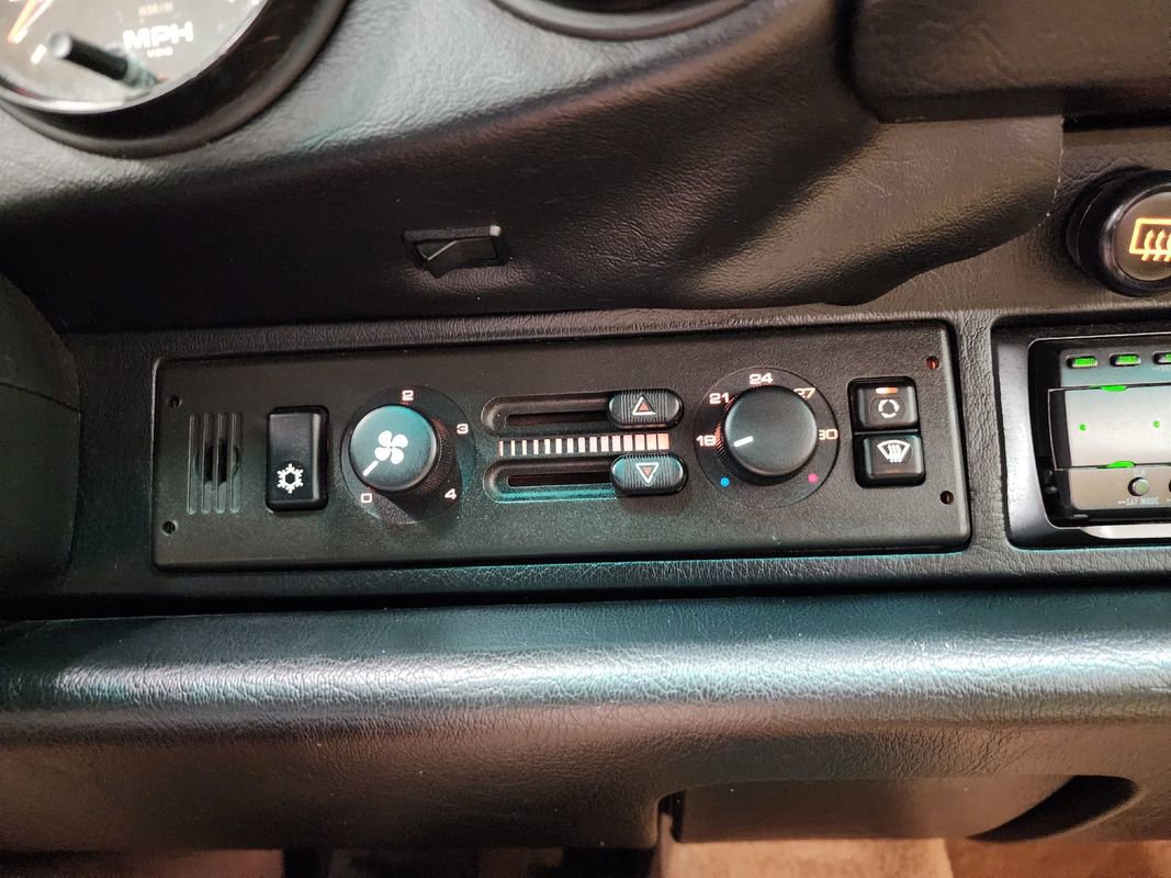 Used 1993 Porsche 911 America Roadster image 24