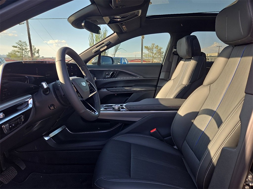 New 2025 Cadillac Lyriq Luxury image 23