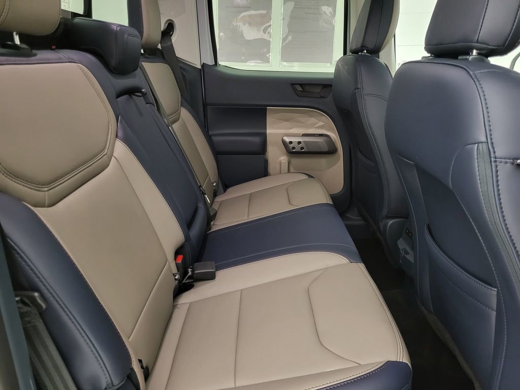 Used 2025 Ford Maverick Lariat w/ 4K Tow Package image 44