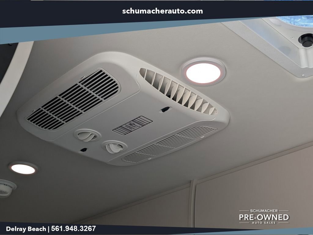 Used 2025 RAM ProMaster 3500 w/ Storage Group FWD image 29