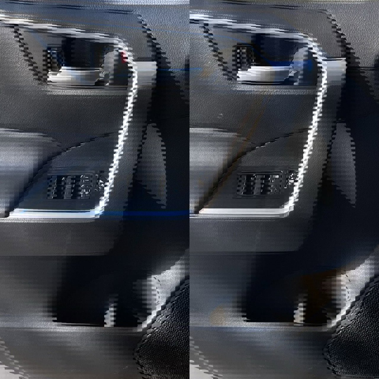 Used 2025 Toyota RAV4 XLE image 20