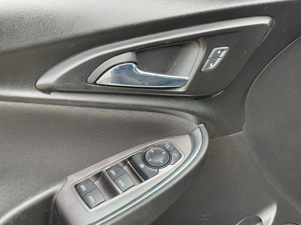 Used 2022 Chevrolet Malibu LT FWD image 25