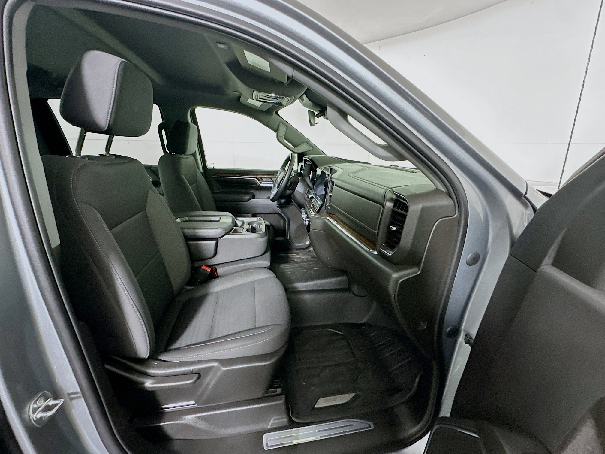 Used 2023 GMC Sierra 1500 SLE image 29