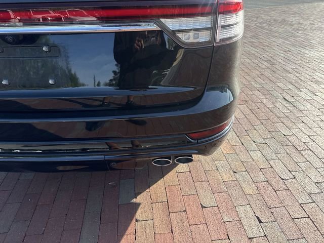 Used 2023 Lincoln Aviator Reserve w/ Equipment Group 201A image 12