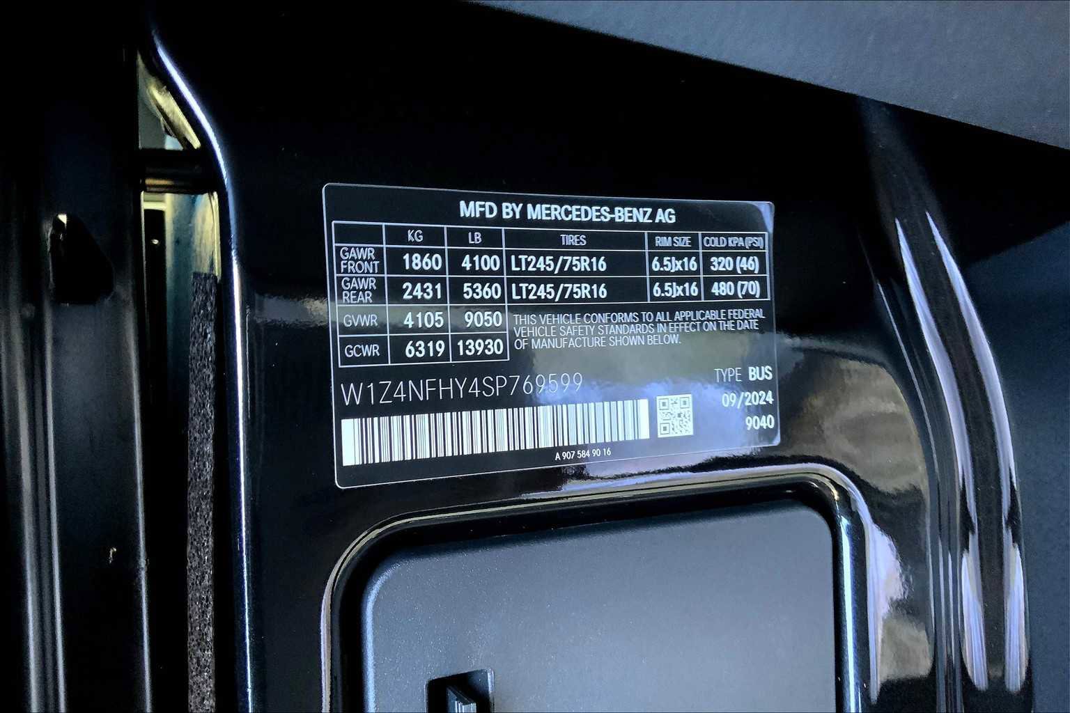 New 2025 Mercedes-Benz Sprinter 2500 image 13