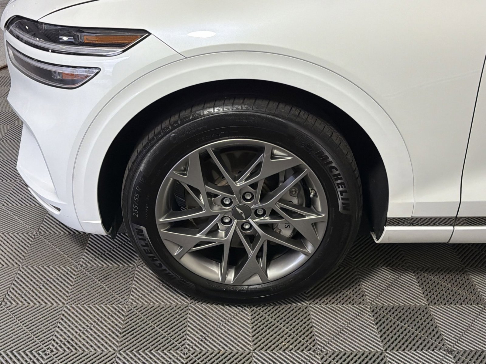 Used 2023 Genesis GV70 2.5T w/ Select Package image 12