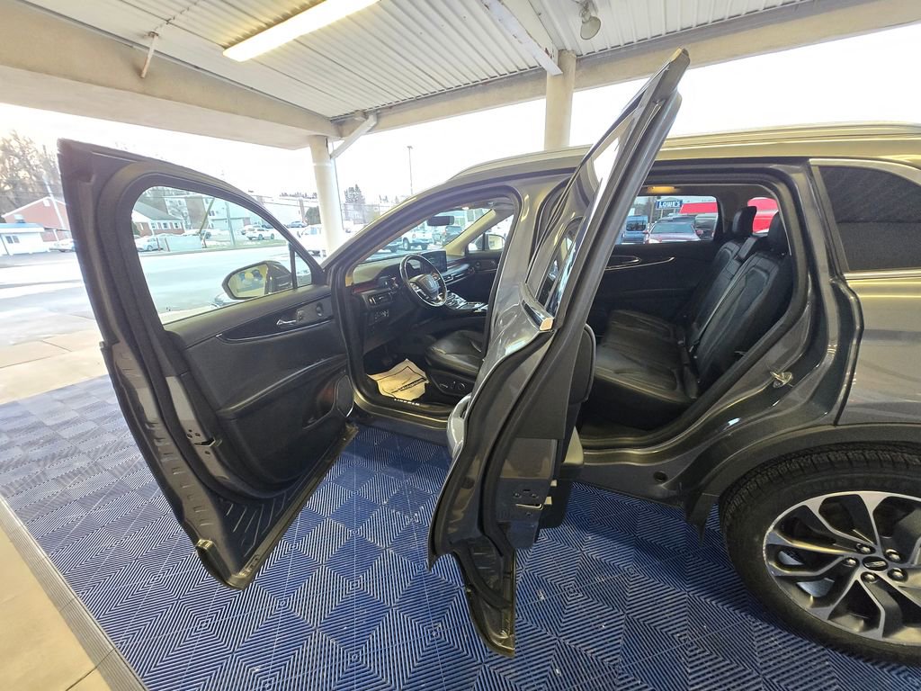 Used 2022 Lincoln Nautilus Reserve w/ Equipment Group 201A image 25