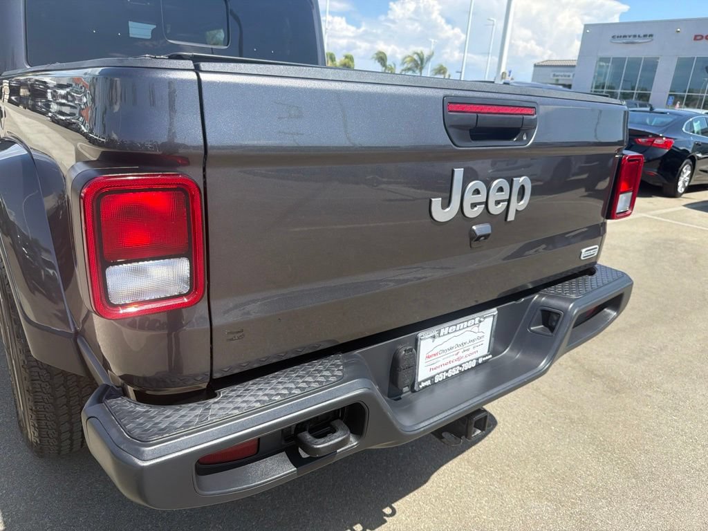 Used 2022 Jeep Gladiator Overland w/ Popular Equipment Package AWD/4WD image 13