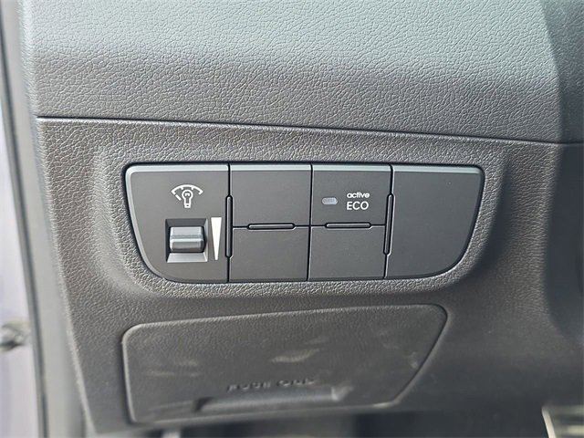 Used 2016 Hyundai Veloster w/ Option Group 02 image 23