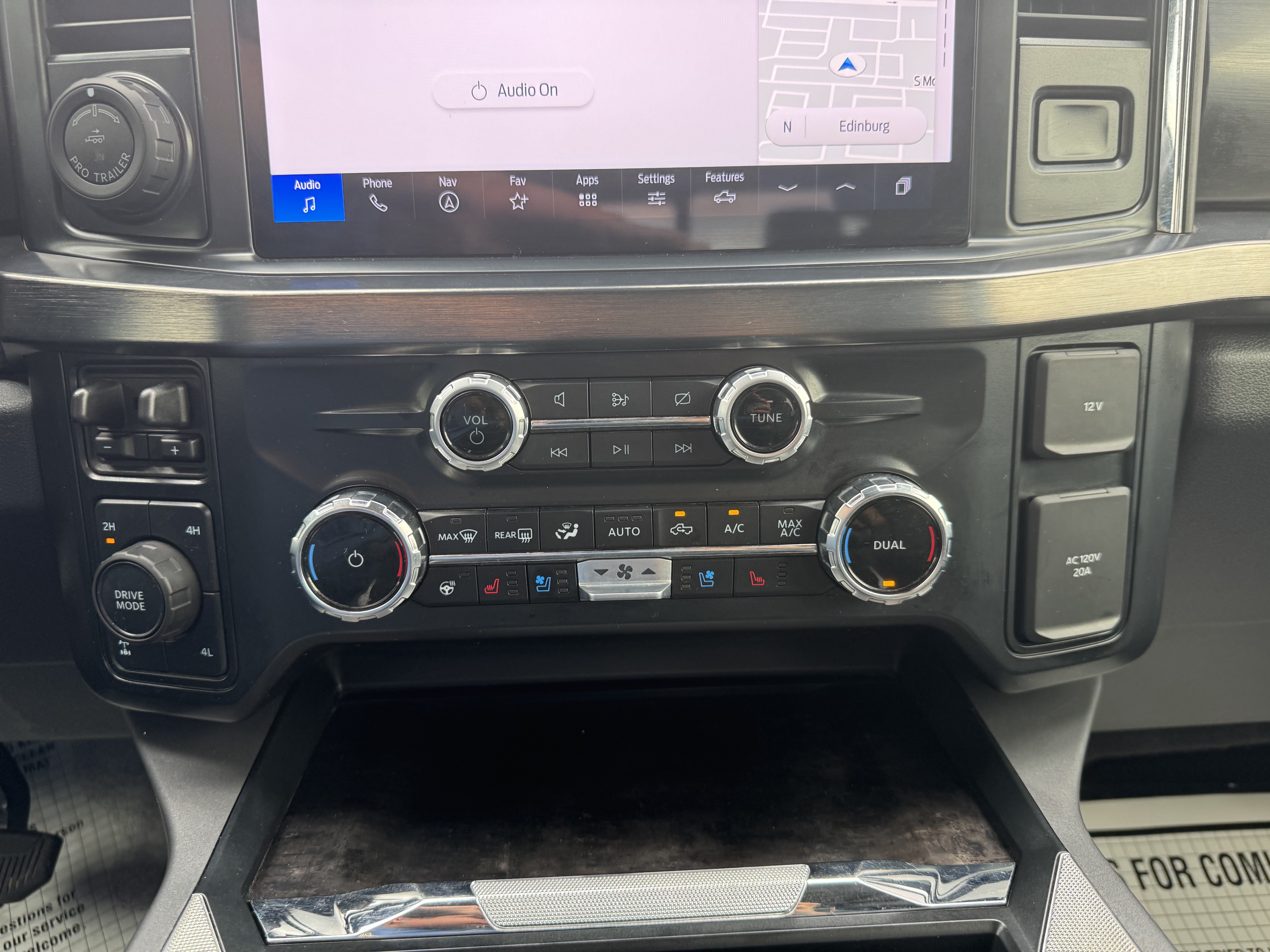 Certified 2024 Ford F250 Lariat w/ Lariat Ultimate Package AWD/4WD image 14