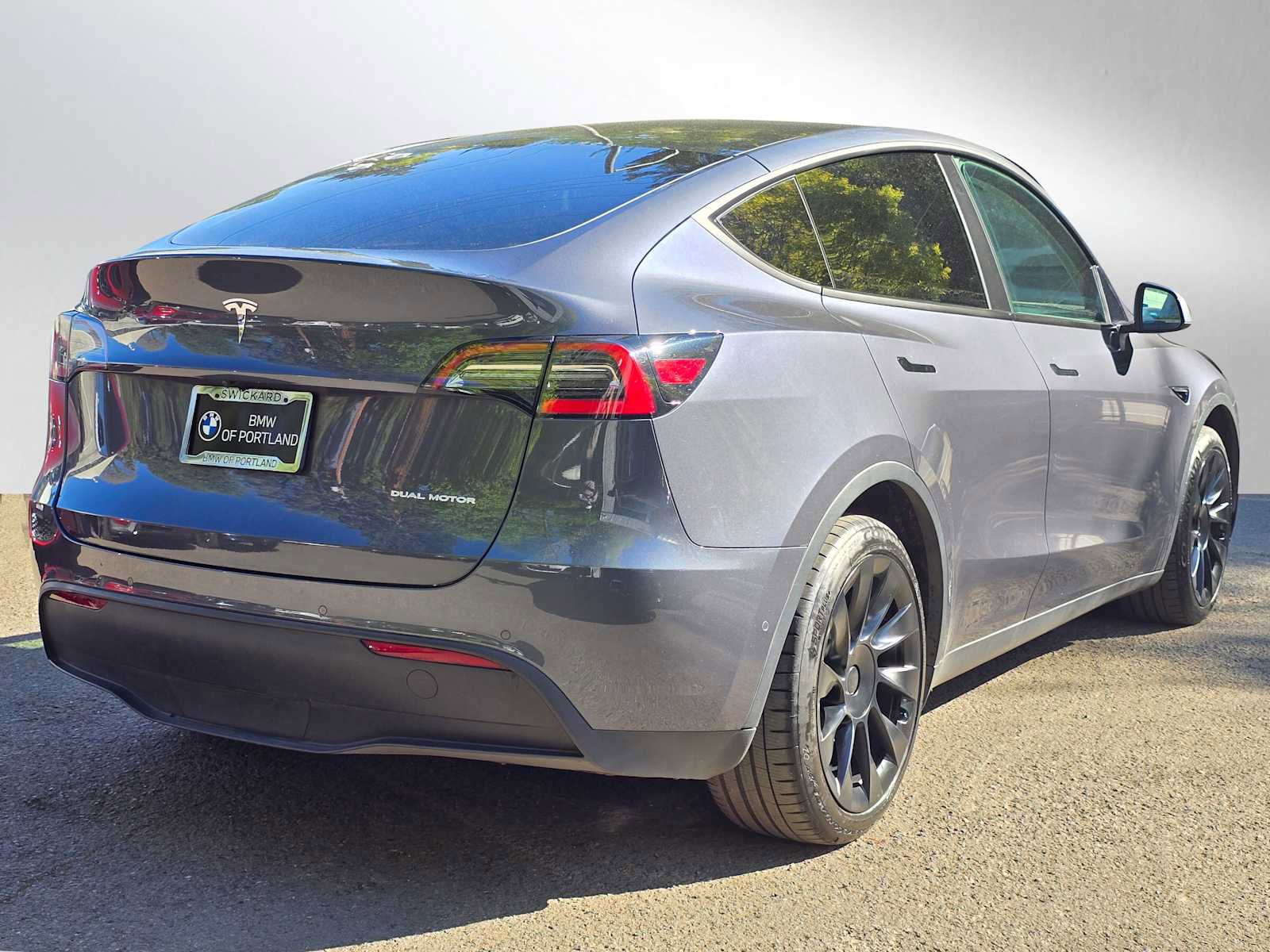 Used 2021 Tesla Model Y Long Range AWD/4WD image 3