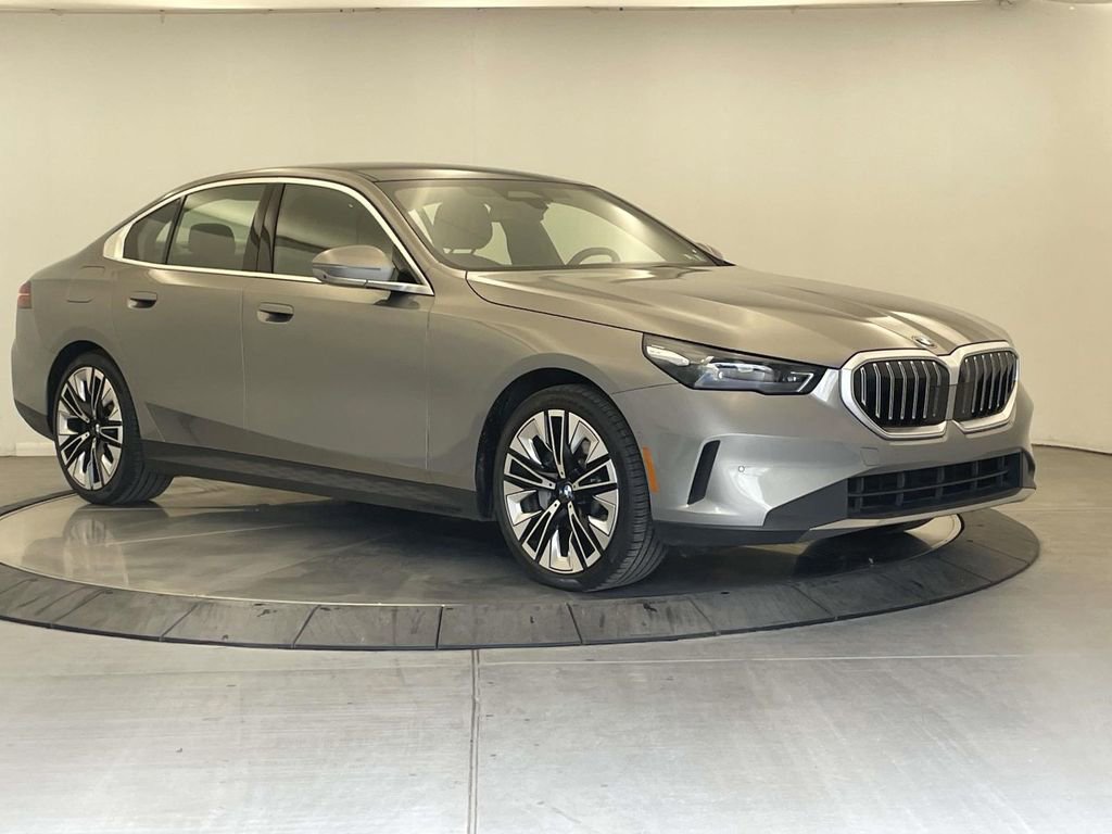 Used 2025 BMW 530i xDrive AWD/4WD image 7