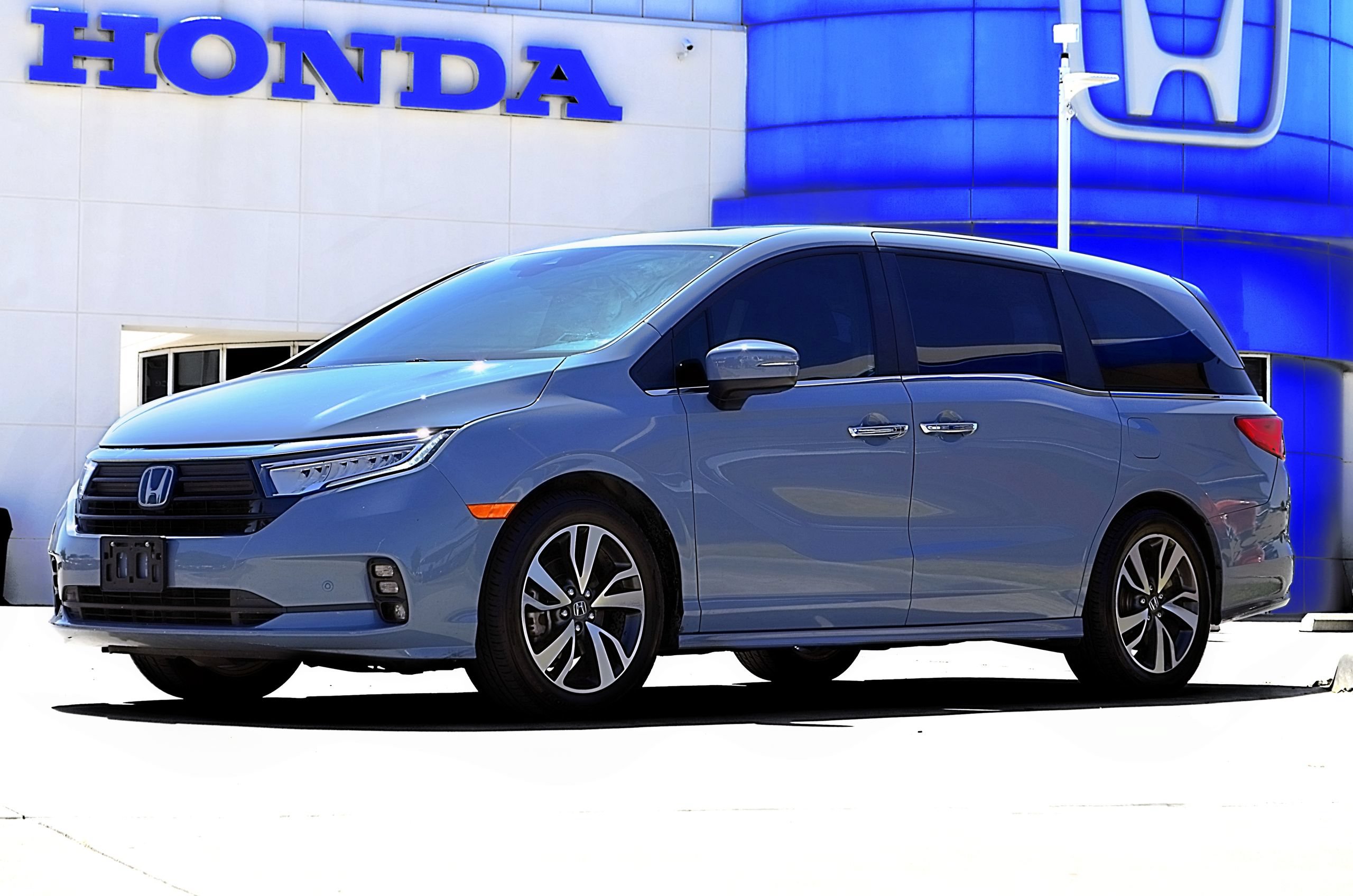 Used 2024 Honda Odyssey Touring video 1