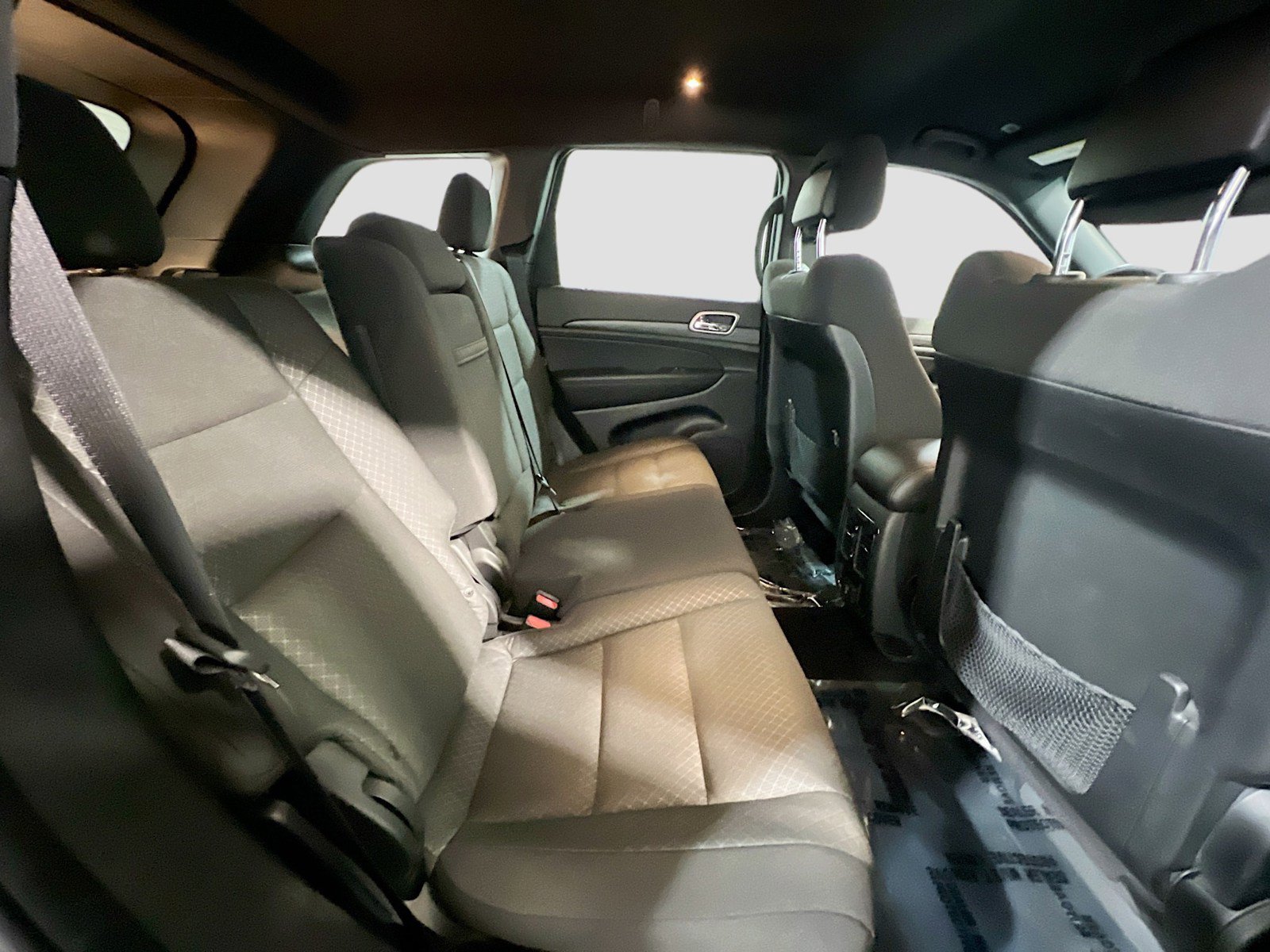 Used 2021 Jeep Grand Cherokee Laredo w/ Security & Convenience Group AWD/4WD image 19