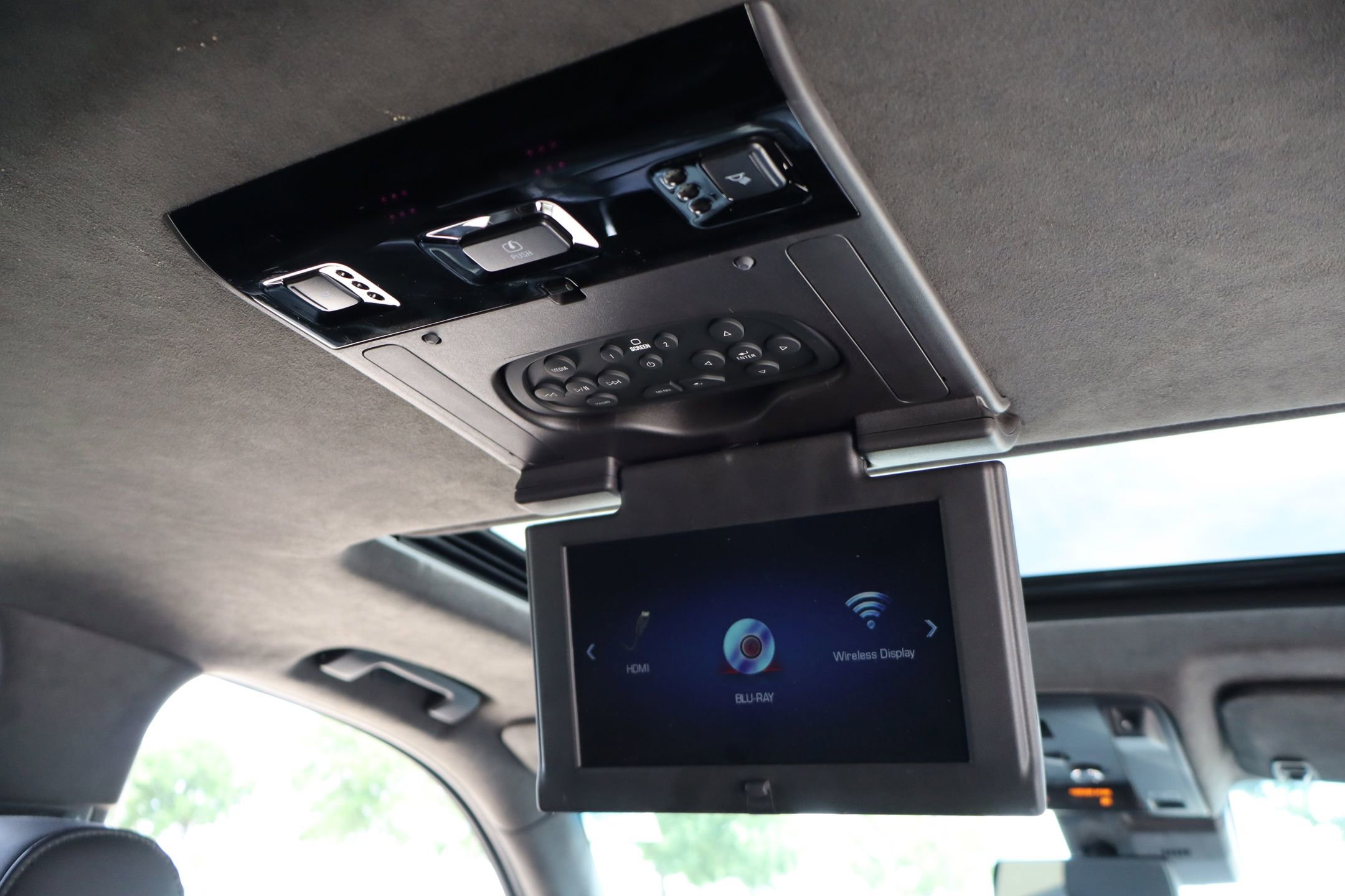 Used 2020 Cadillac Escalade ESV Platinum AWD/4WD image 35