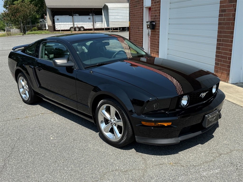 Used 2009 Ford Mustang GT image 25