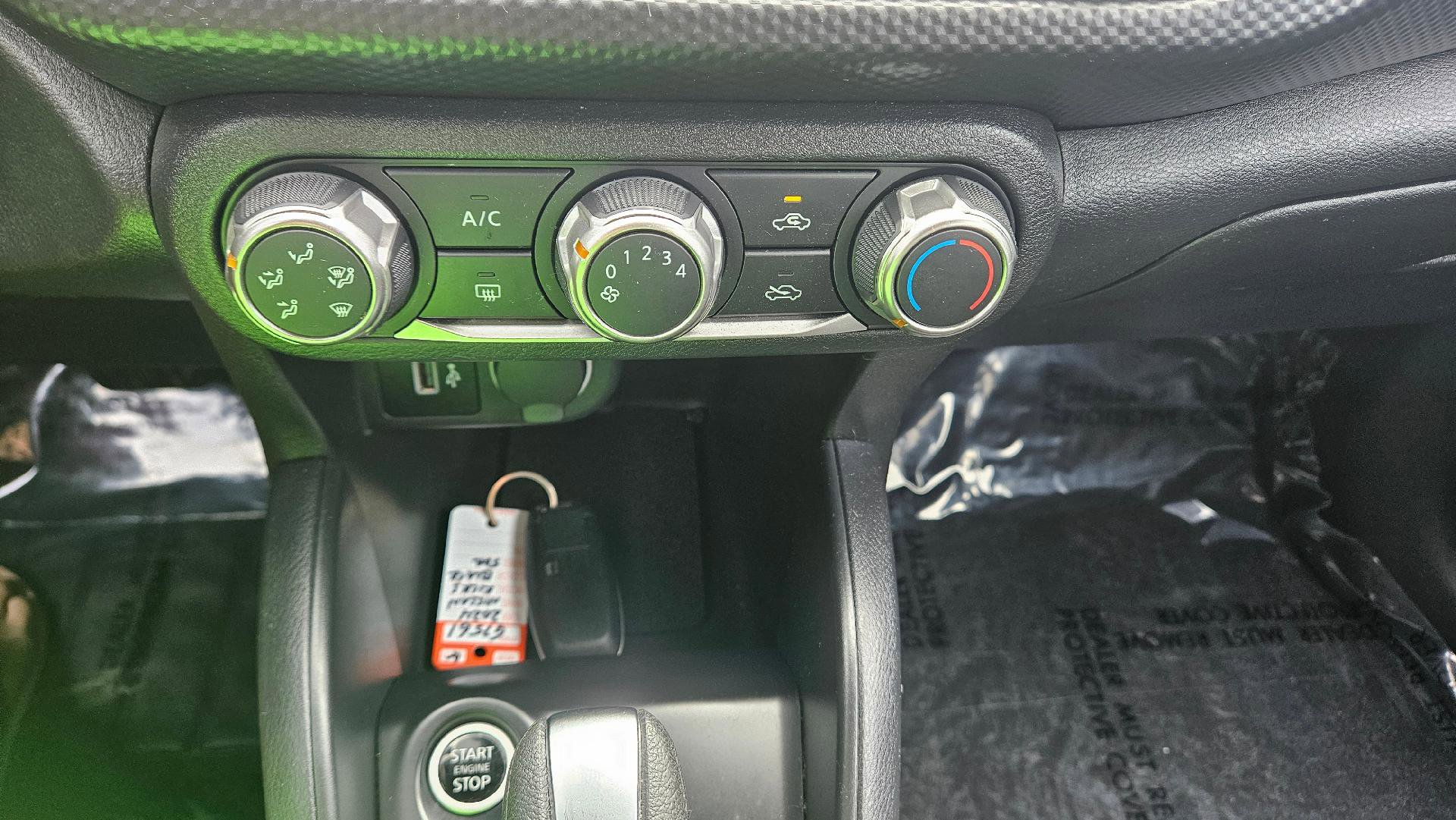 Used 2024 Nissan Kicks S image 14