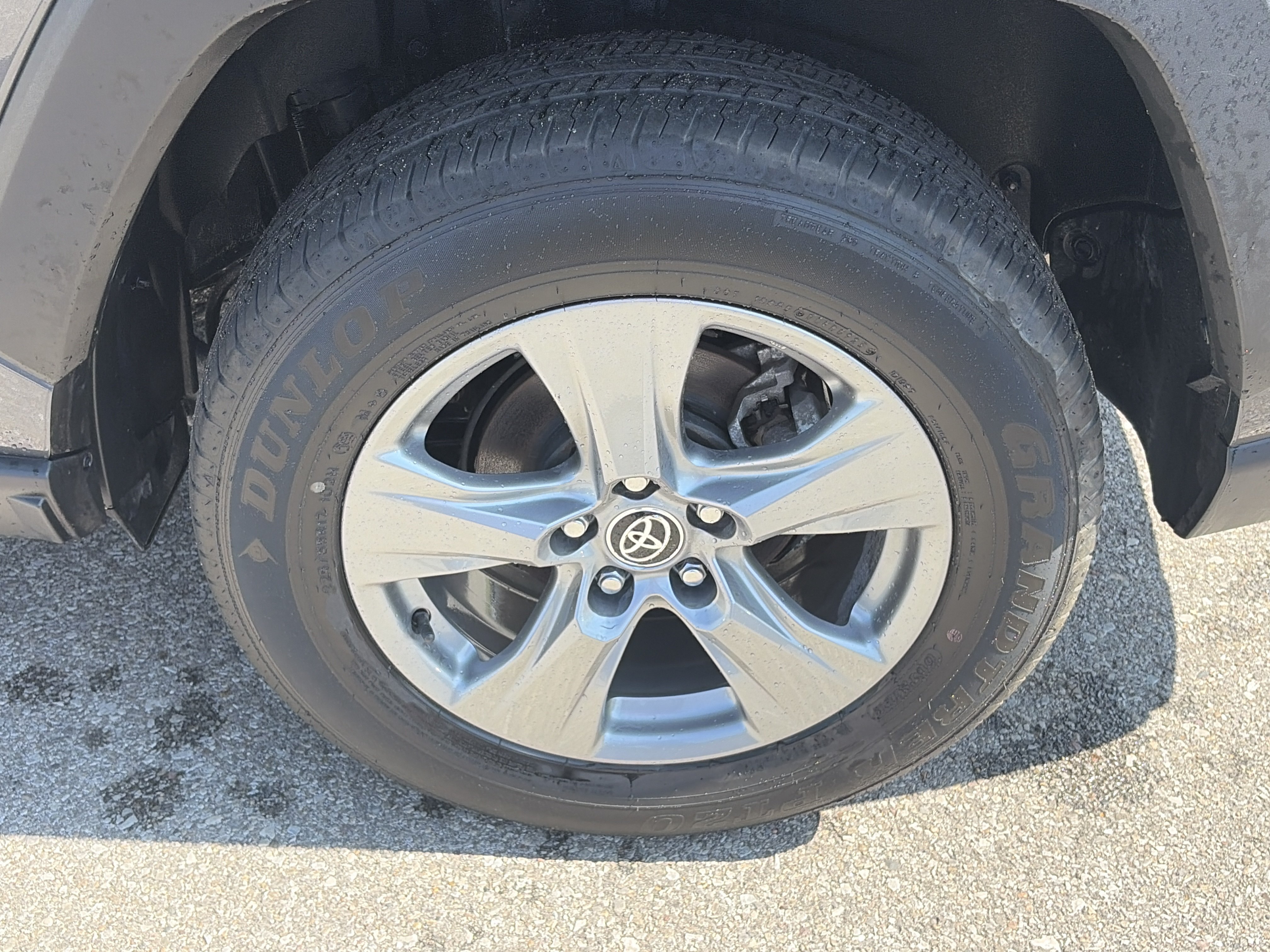 Used 2025 Toyota RAV4 LE AWD/4WD image 9