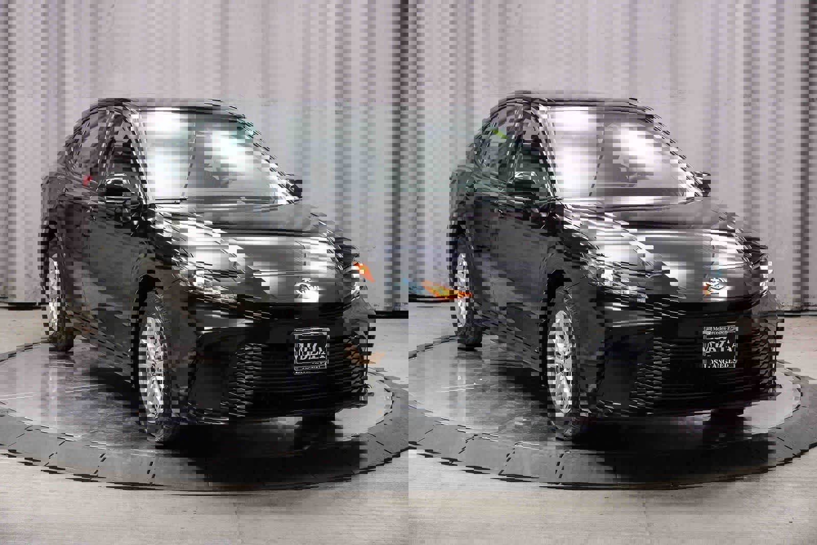 Used 2025 Toyota Camry LE w/ Convenience Package image 5