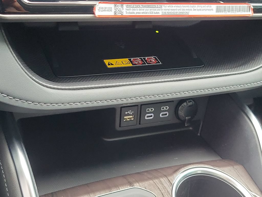 Certified 2026 Toyota Highlander Limited AWD/4WD image 17
