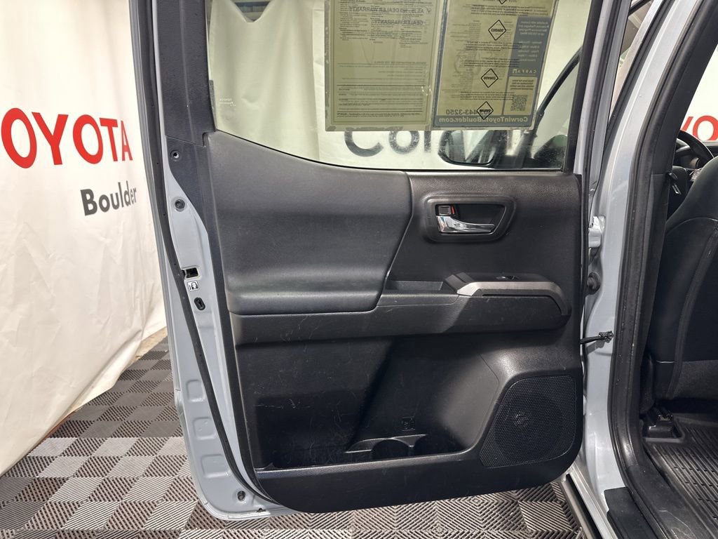 Used 2019 Toyota Tacoma TRD Off-Road image 15