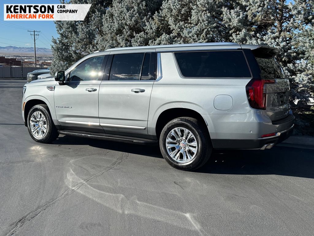 Used 2025 GMC Yukon XL Denali image 5