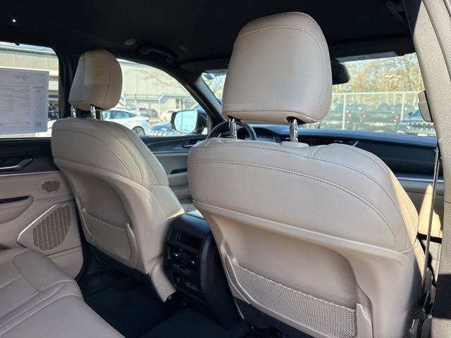 Certified 2023 Jeep Grand Cherokee Limited w/ Luxury Tech Group II image 24