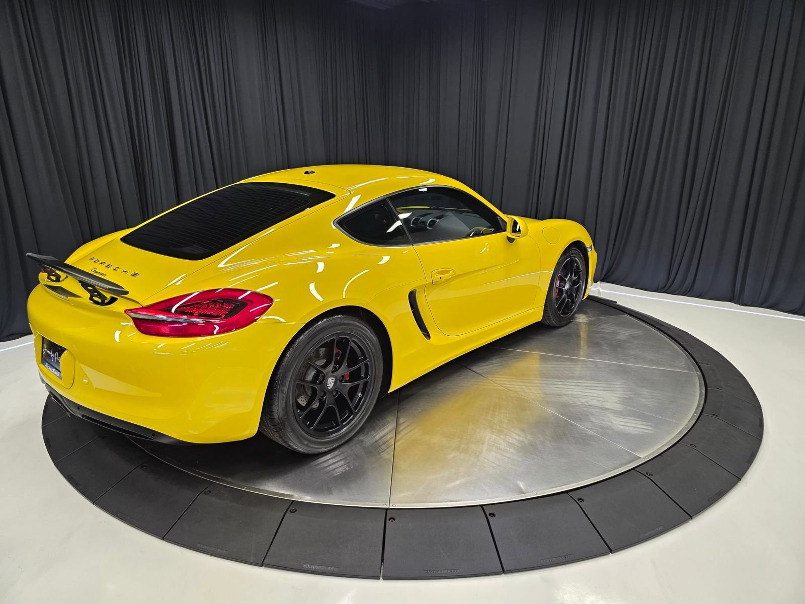 Used 2015 Porsche Cayman RWD image 13