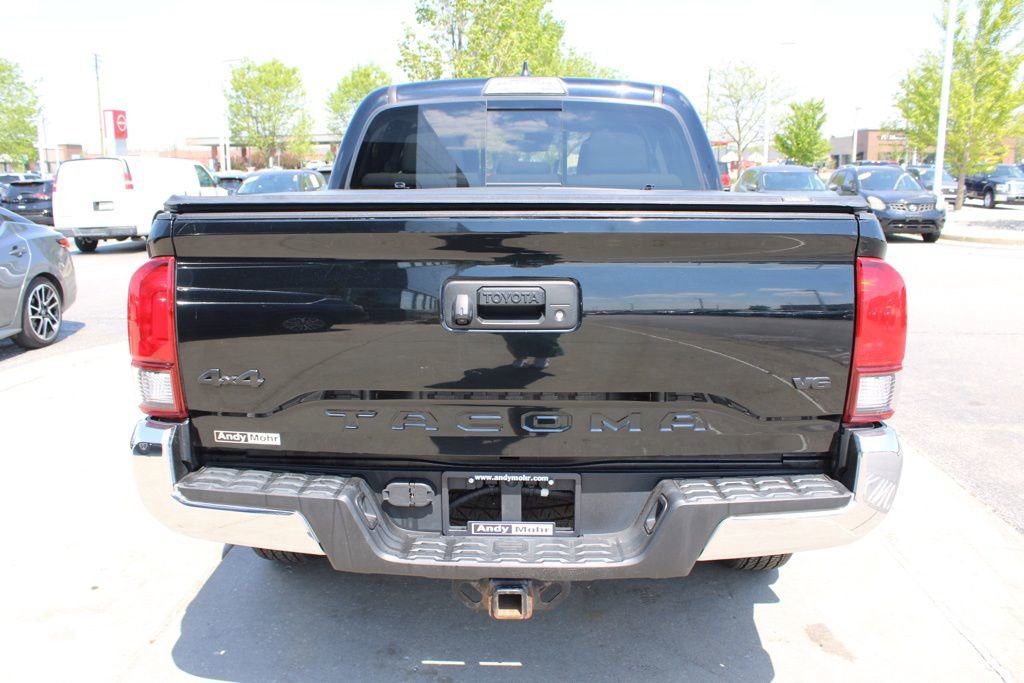 Used 2019 Toyota Tacoma SR5 AWD/4WD image 8