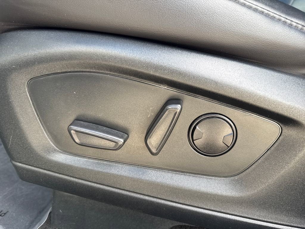 Certified 2023 Ford Explorer XLT w/ Equipment Group 202A image 21