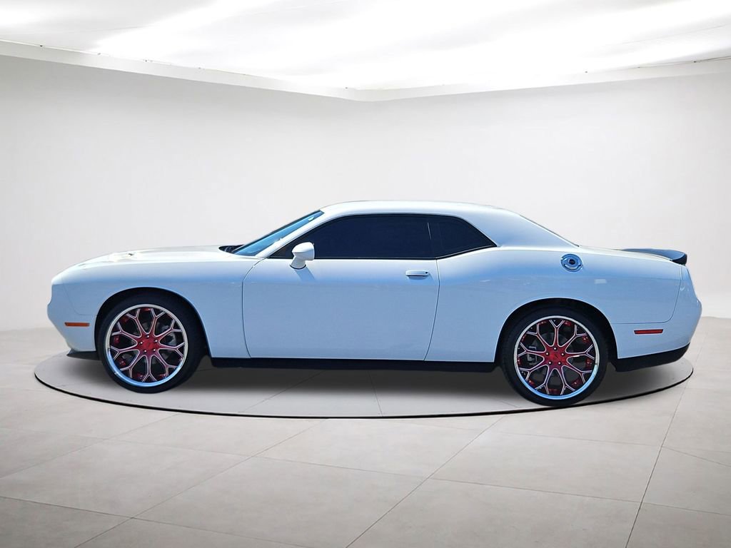 Used 2023 Dodge Challenger SXT RWD image 4