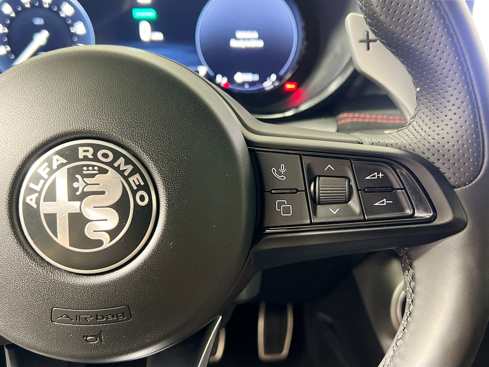 Used 2024 Alfa Romeo Tonale Veloce w/ Active Assist Package image 19