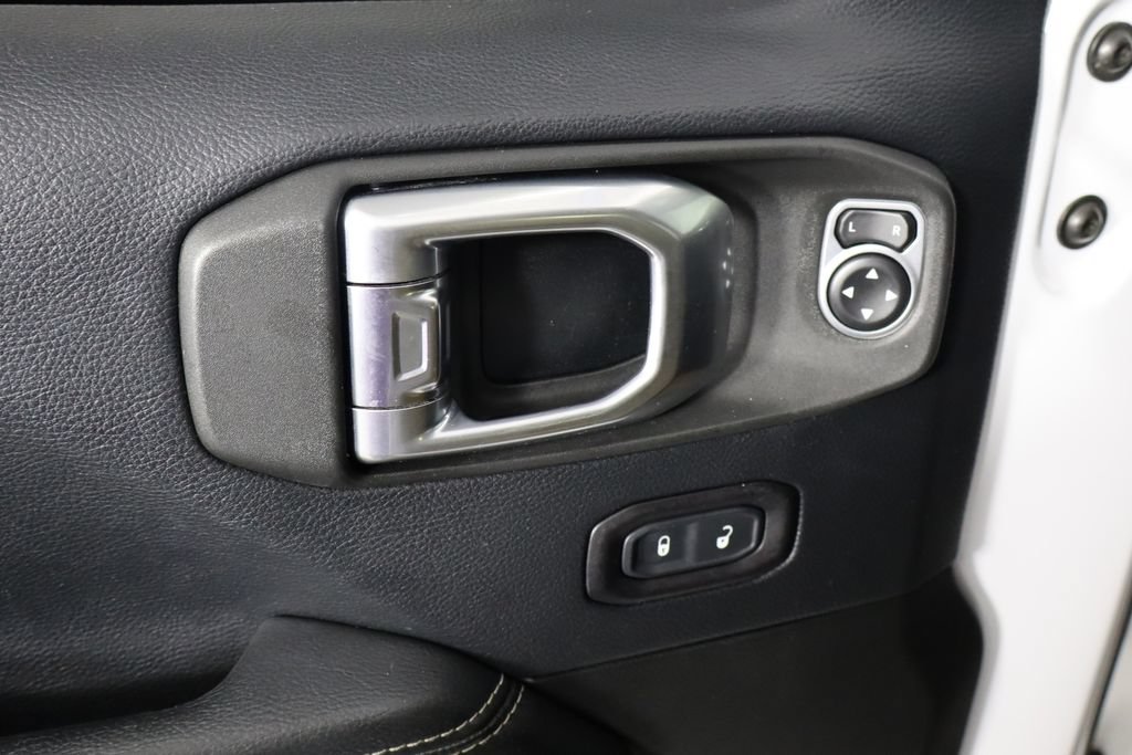 Used 2018 Jeep Wrangler Unlimited Sahara AWD/4WD image 20