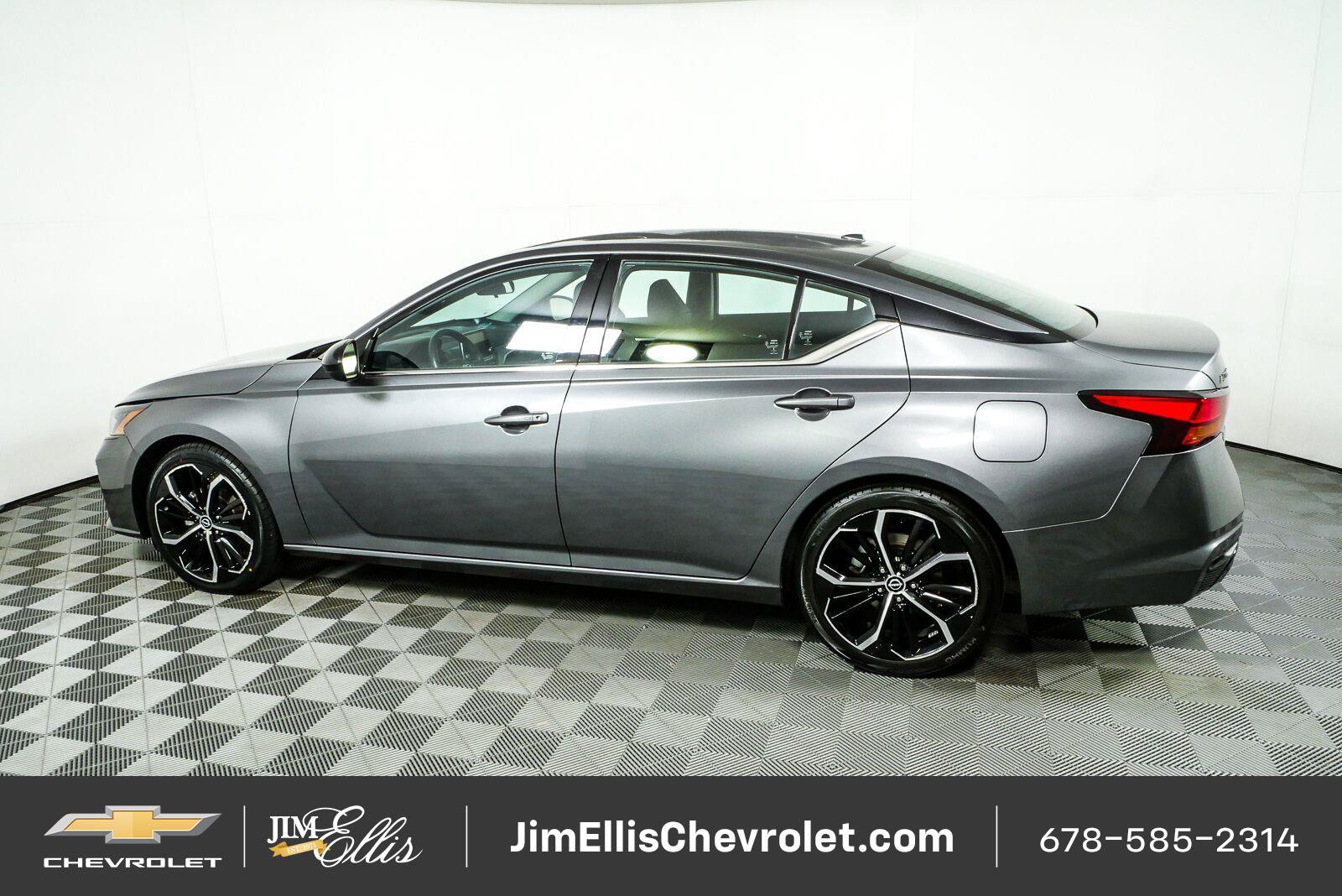 Used 2024 Nissan Altima 2.5 SR FWD image 29