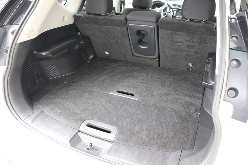 Used 2020 Nissan Rogue SV image 21