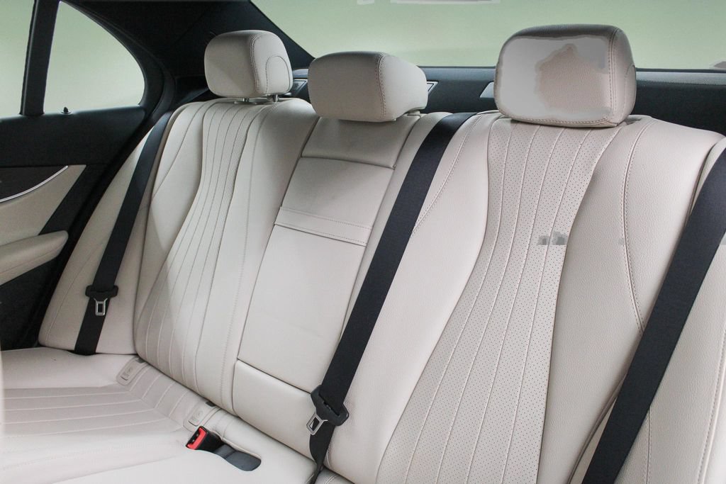 Used 2023 Mercedes-Benz E 350 4MATIC Sedan image 25