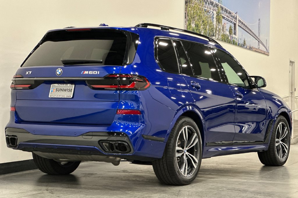 Certified 2025 BMW X7 M60i AWD/4WD image 4