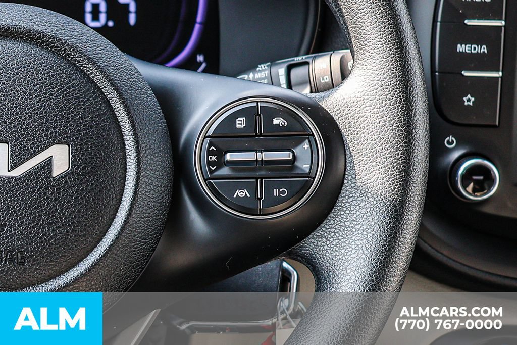 Used 2025 Kia Soul LX w/ LX Technology Package FWD image 34