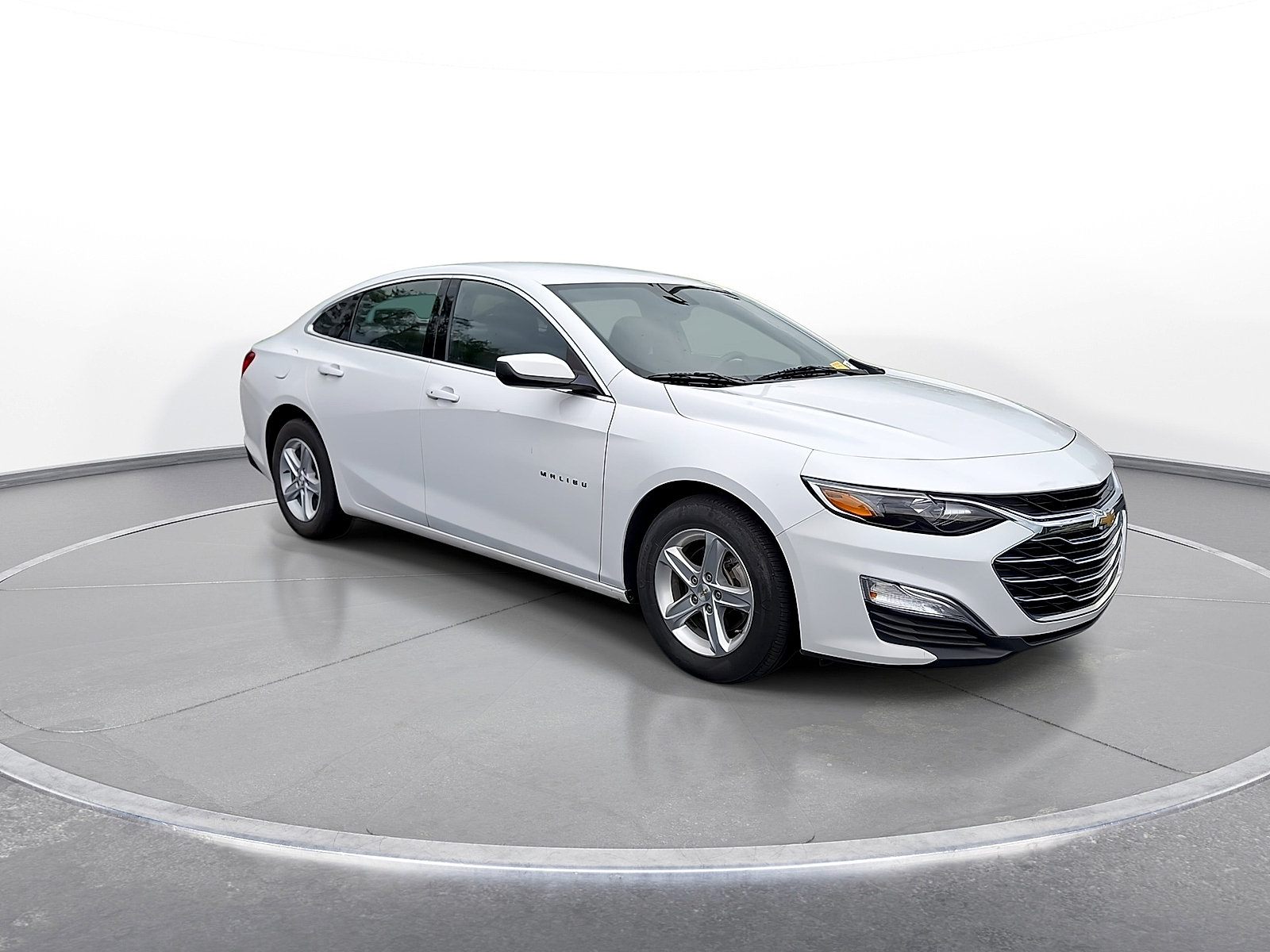 Used 2022 Chevrolet Malibu LS w/ Driver Confidence Package II FWD image 2