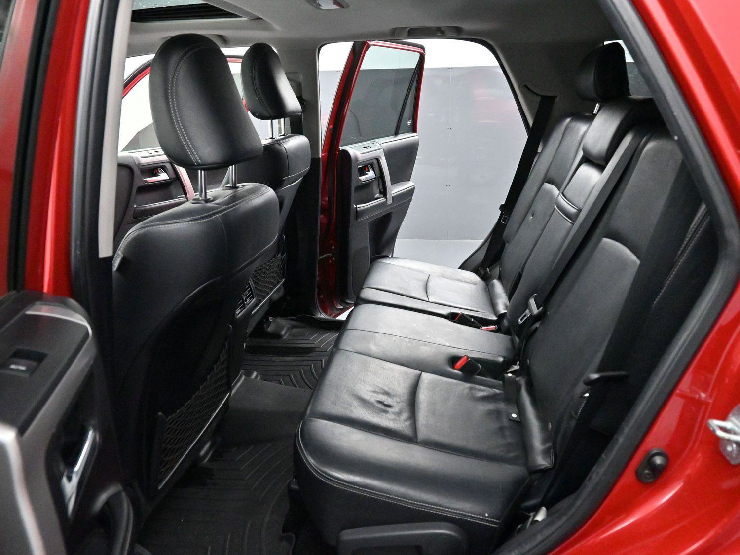 Used 2014 Toyota 4Runner Limited image 34