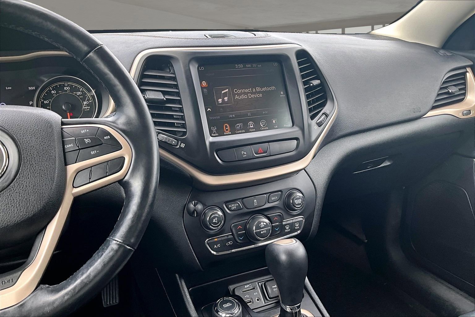 Used 2018 Jeep Cherokee Limited AWD/4WD image 7