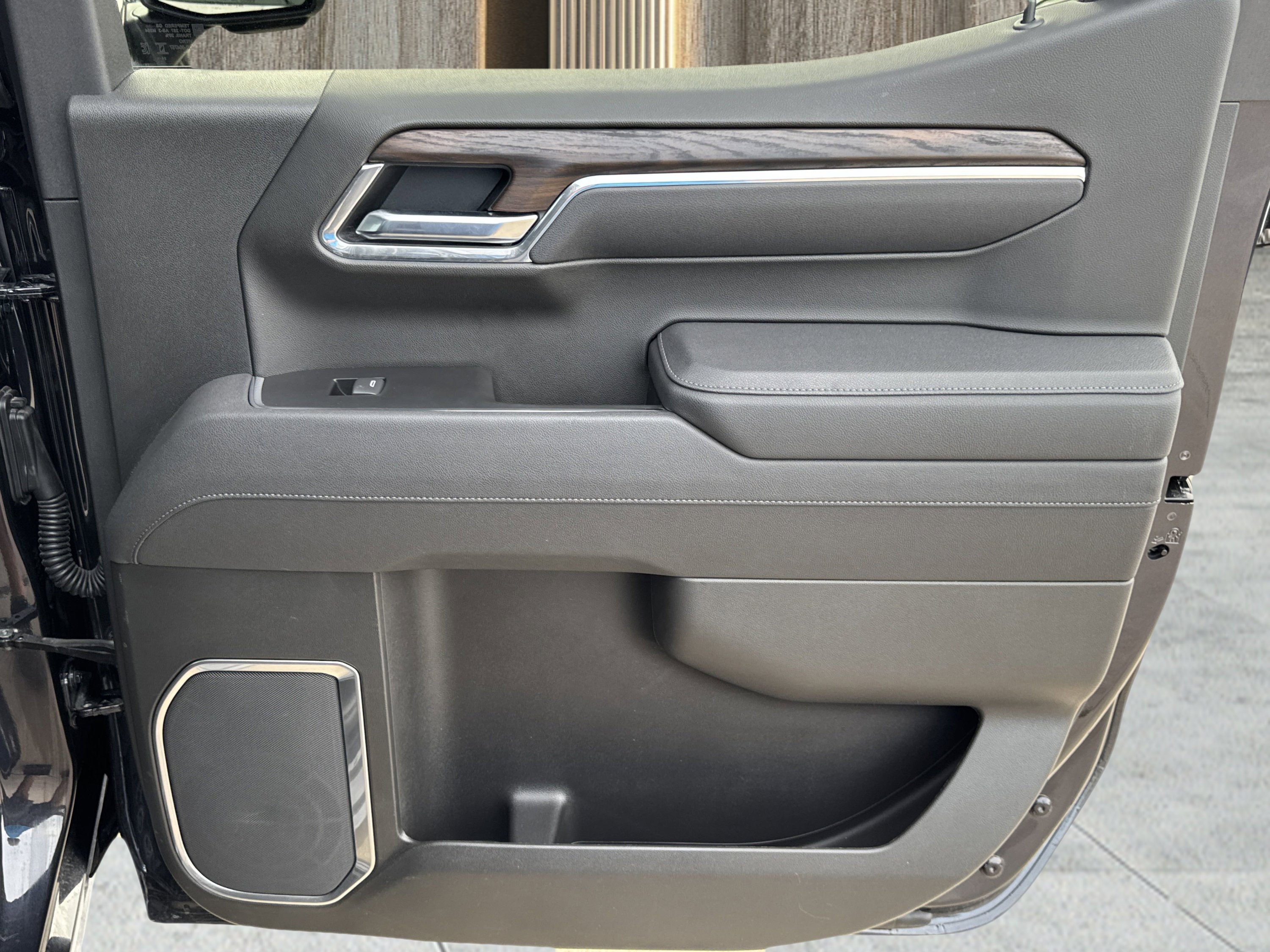 Used 2025 GMC Sierra 1500 SLT image 41